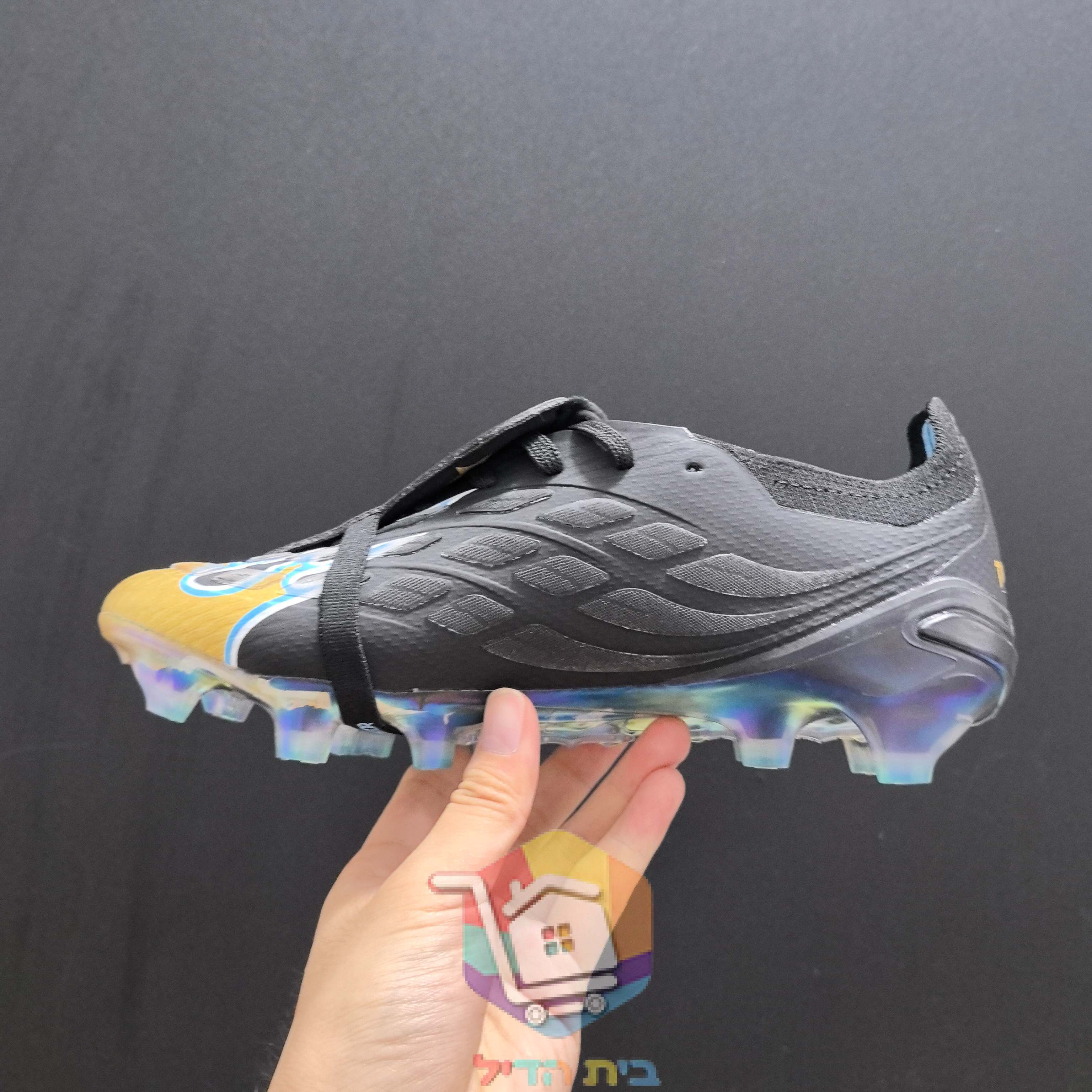 נעלי כדורגל adidas Predator x Thrasher