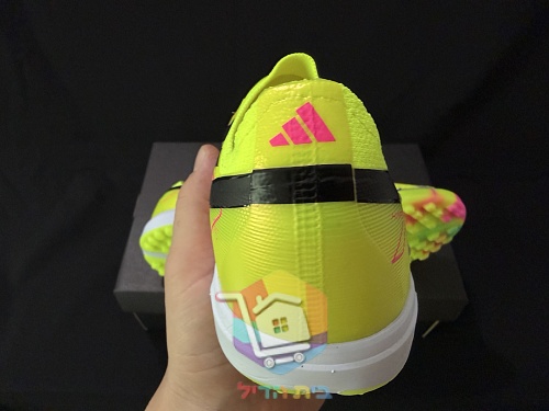 נעלי כדורגל adidas ללא שרוכים 2